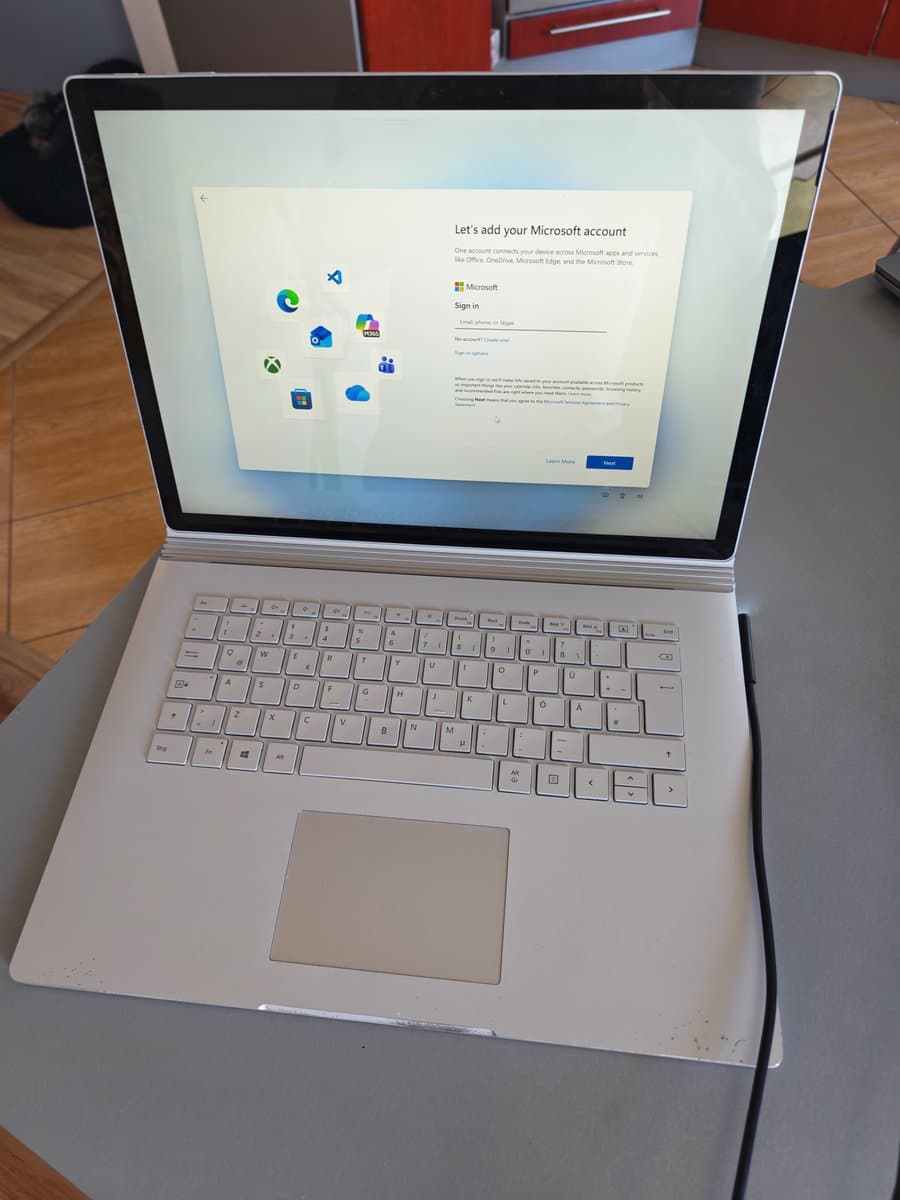 Kaubaplats - Microsoft Surface Book 3 i7 16GB/256GB SSD 15" GTX 1660 Ti €350.00